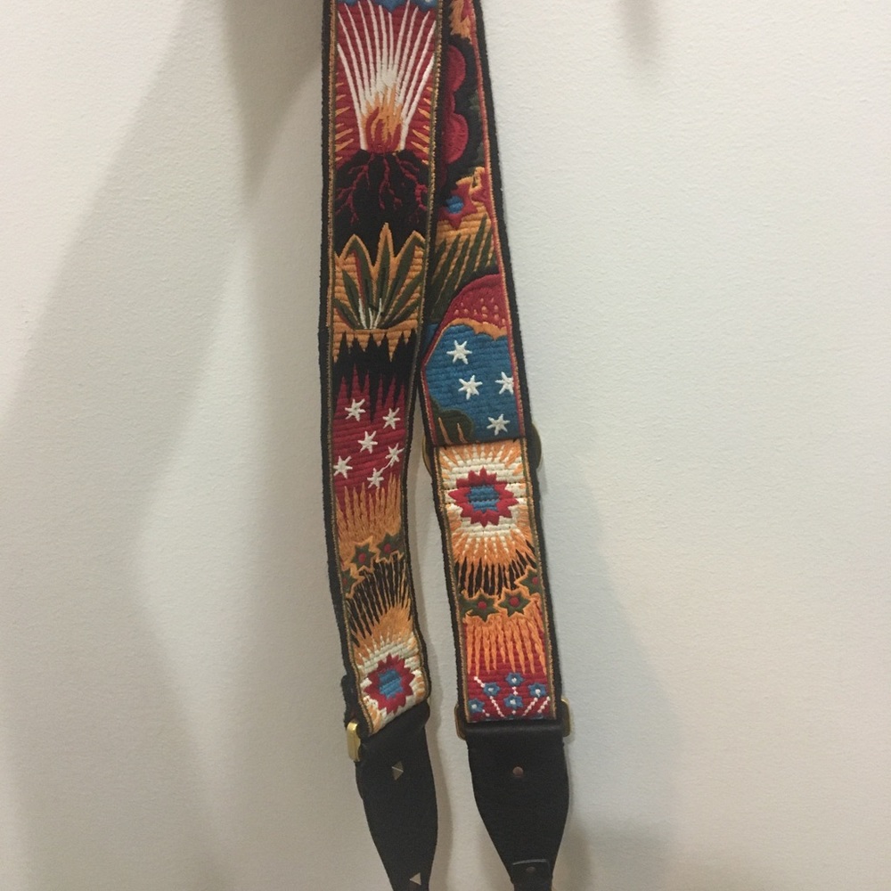 Valentino Garavani Enchanted Wonderland guitar strap - Picture 2 of 6